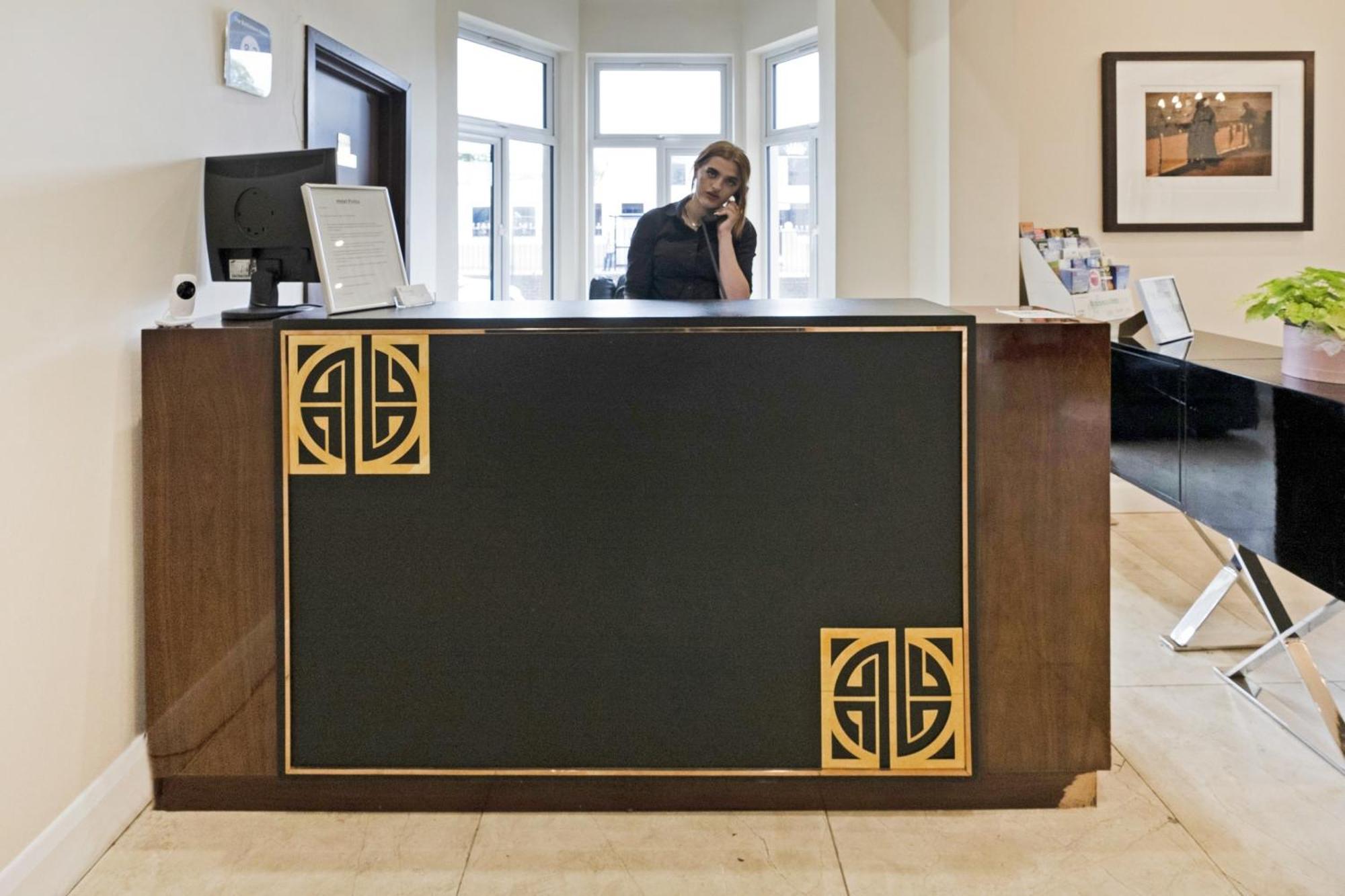 Hotel Oyo The Baltimore 3*