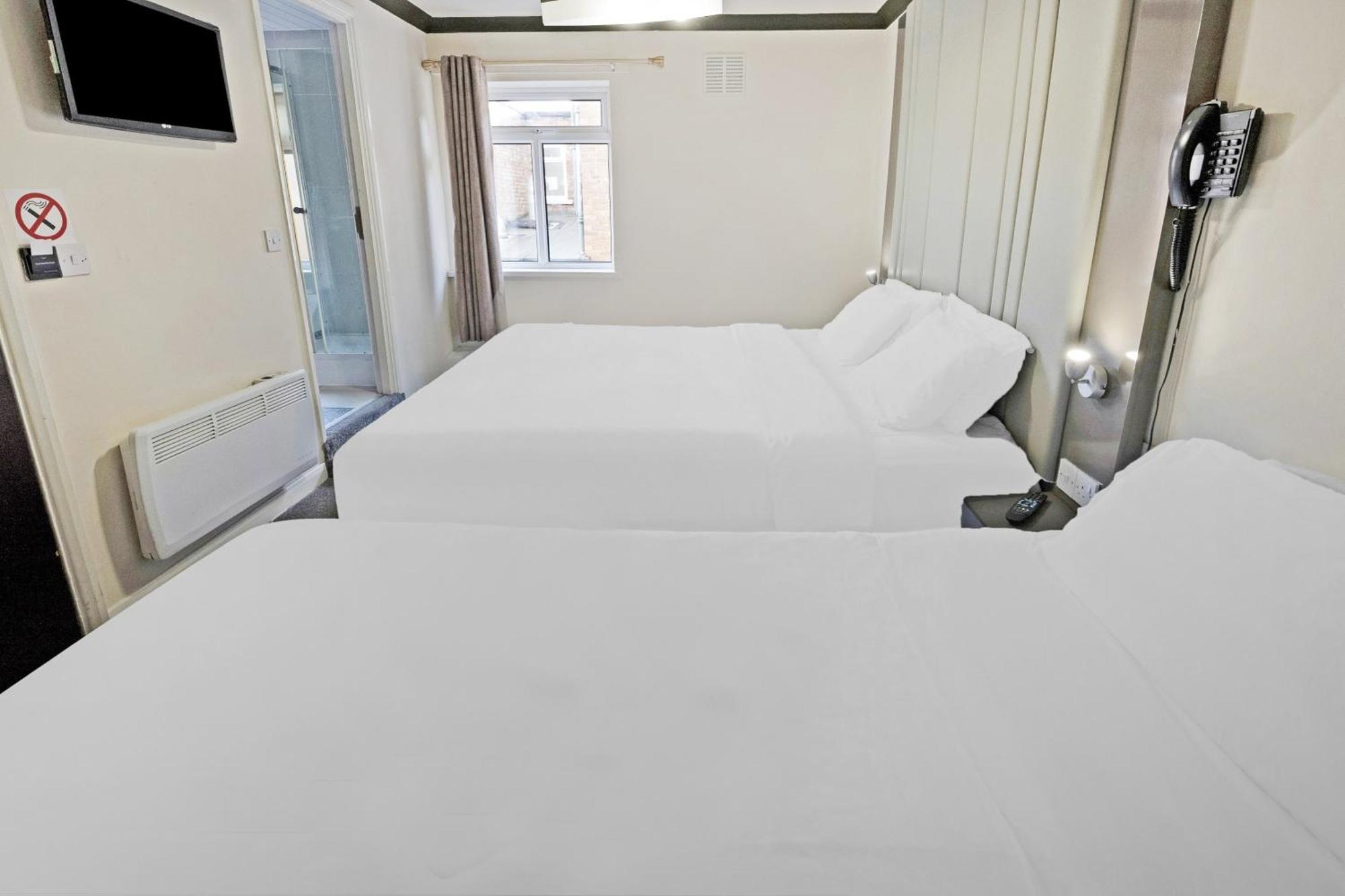 Hotel Oyo The Baltimore 3*