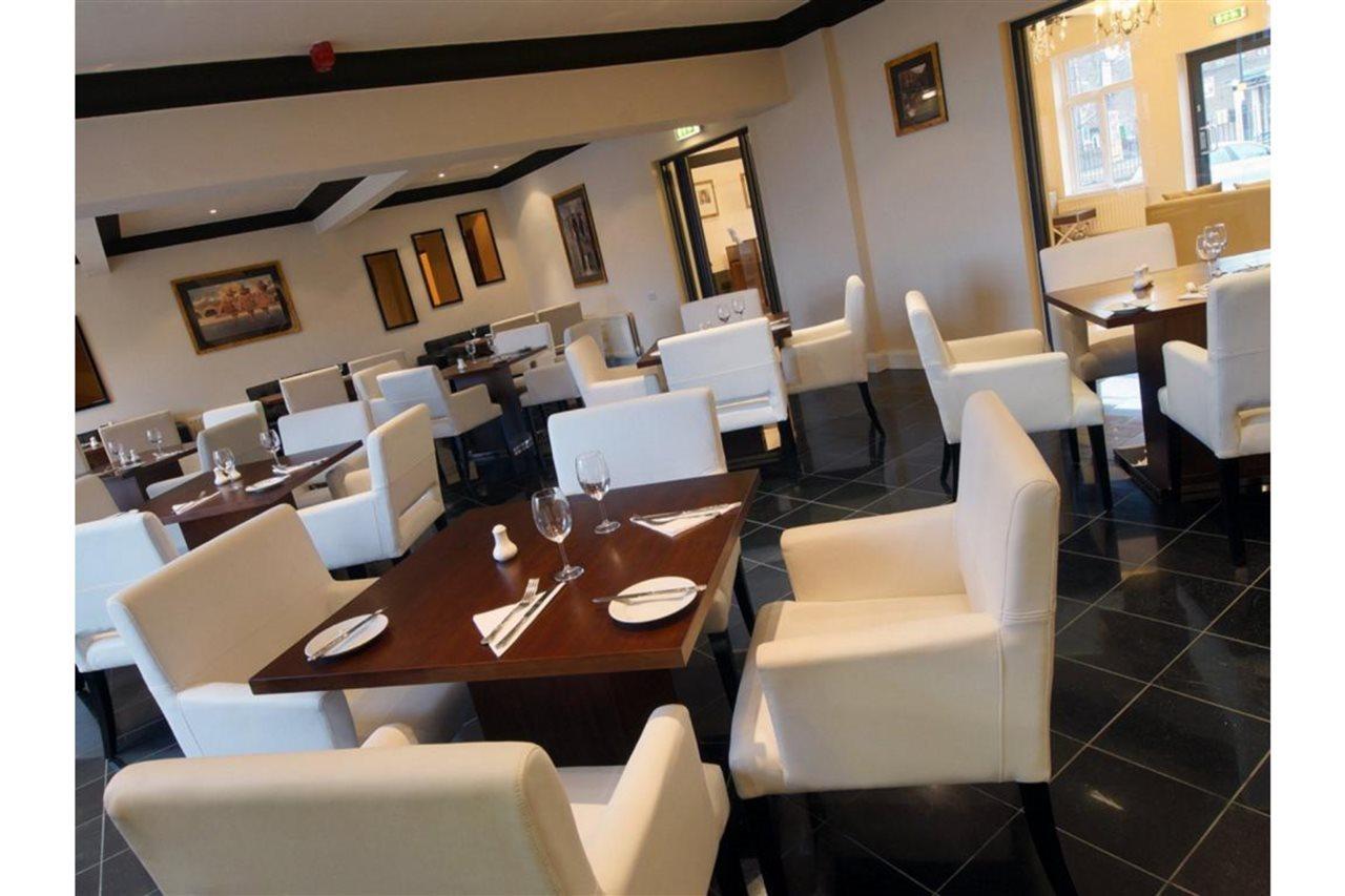Hotel Oyo The Baltimore 3*