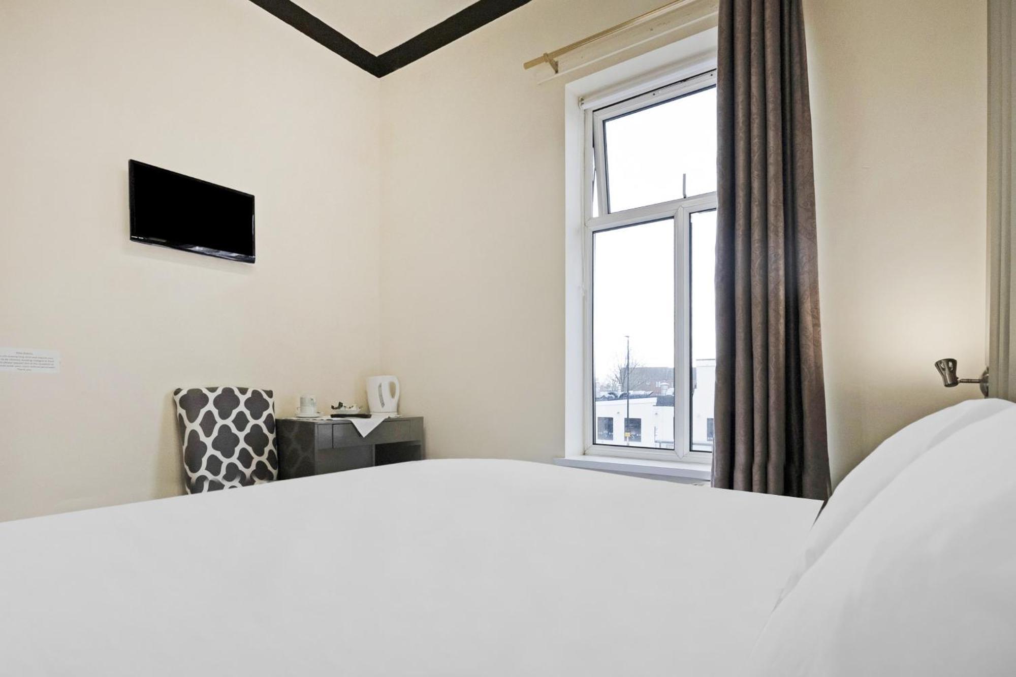 Oyo The Baltimore Hotel
